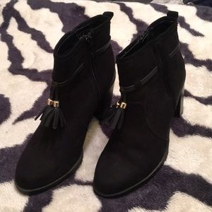 Size 8 black ankle high booties